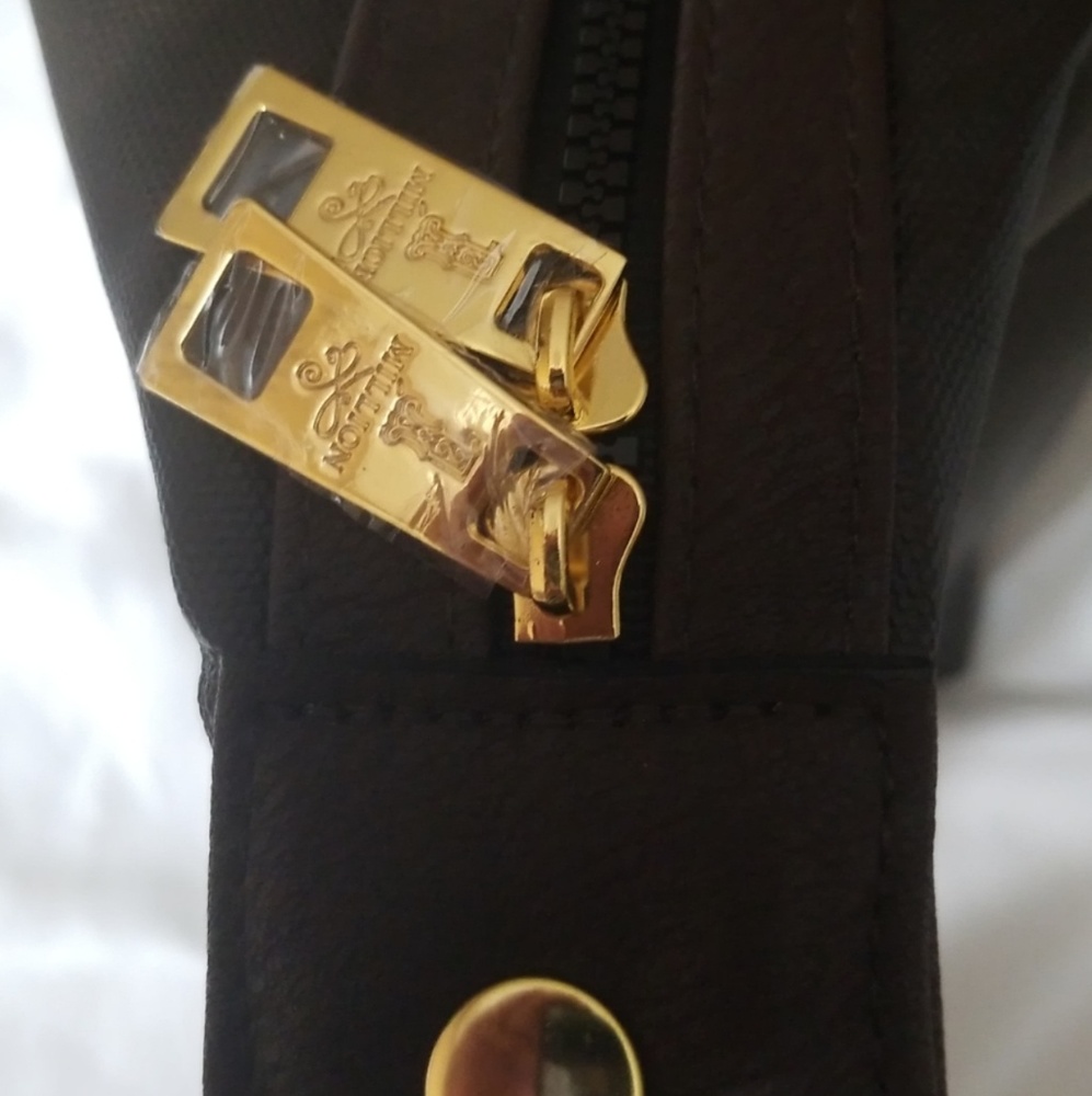 HUGE WEEKEND/TRAVEL BAG - Picture 4 of 7